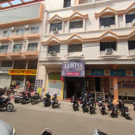 Hotel Aaditya Palace Bhusawal Bagian luar foto