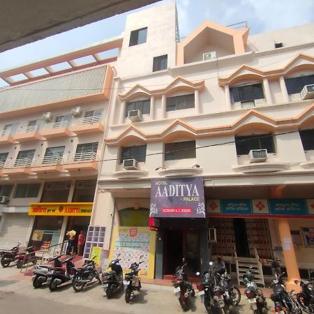 Hotel Aaditya Palace Bhusawal Bagian luar foto