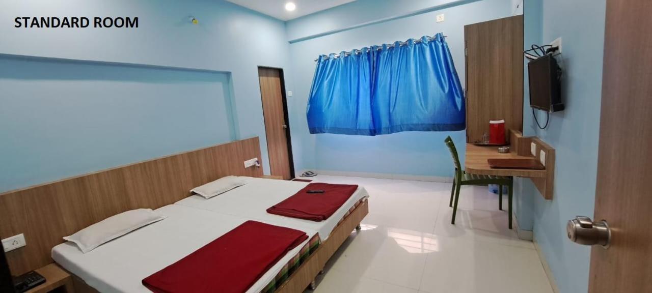 Hotel Aaditya Palace Bhusawal Bagian luar foto