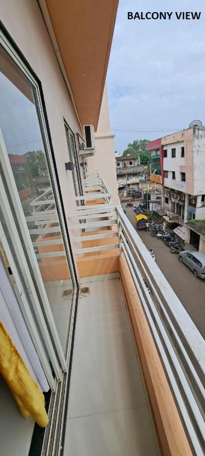 Hotel Aaditya Palace Bhusawal Bagian luar foto