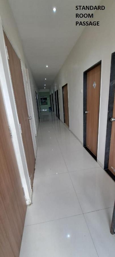 Hotel Aaditya Palace Bhusawal Bagian luar foto