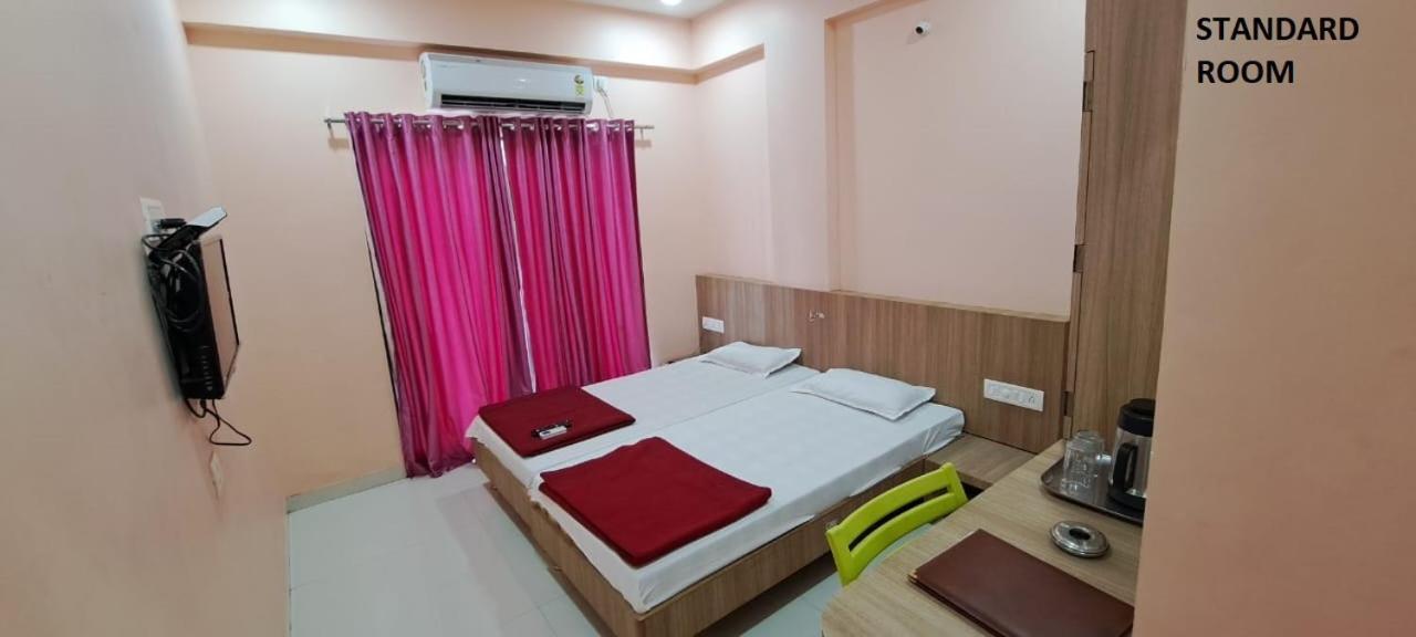 Hotel Aaditya Palace Bhusawal Bagian luar foto
